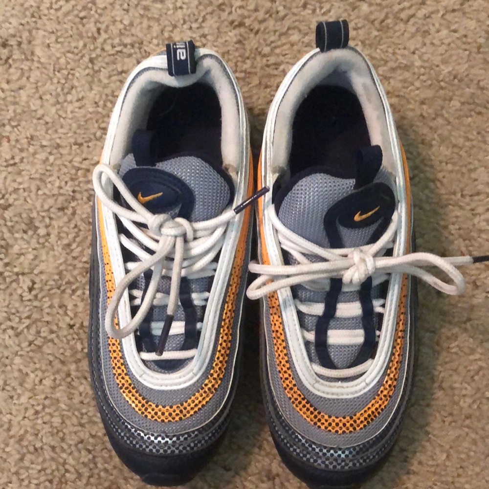 Boy Nike air max. Size 4y
